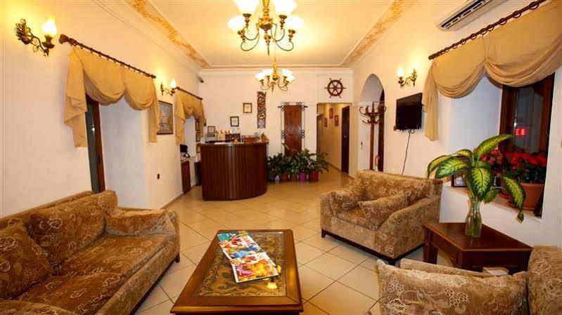 White Pearl Hotel Kyrenia  Bagian luar foto